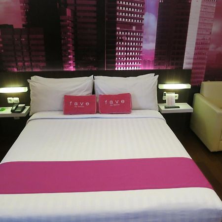 Favehotel Mex Tunjungan Surabaya Rum bild