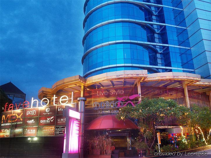 Favehotel Mex Tunjungan Surabaya Exteriör bild