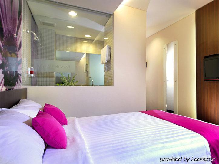 Favehotel Mex Tunjungan Surabaya Exteriör bild