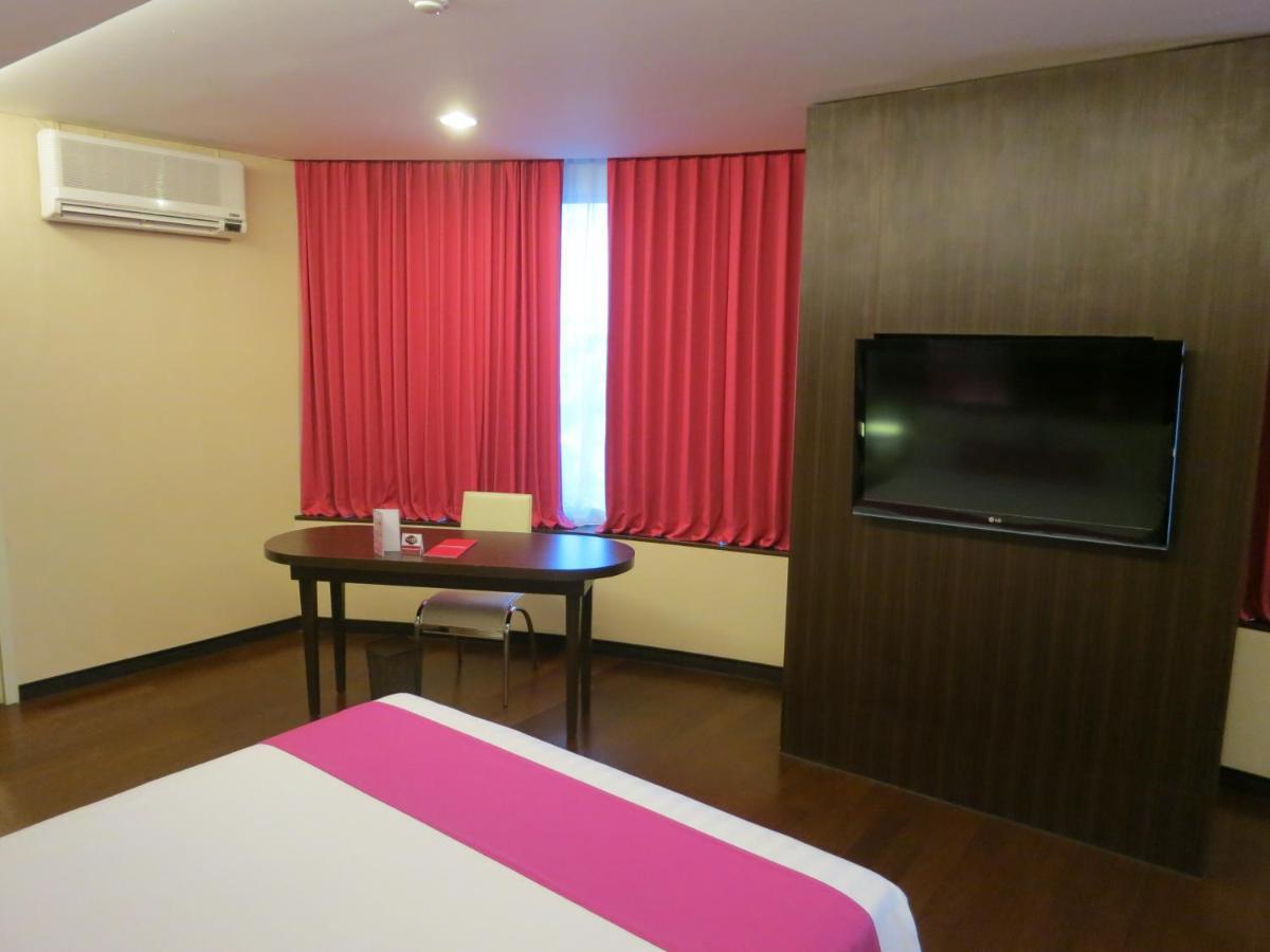 Favehotel Mex Tunjungan Surabaya Exteriör bild