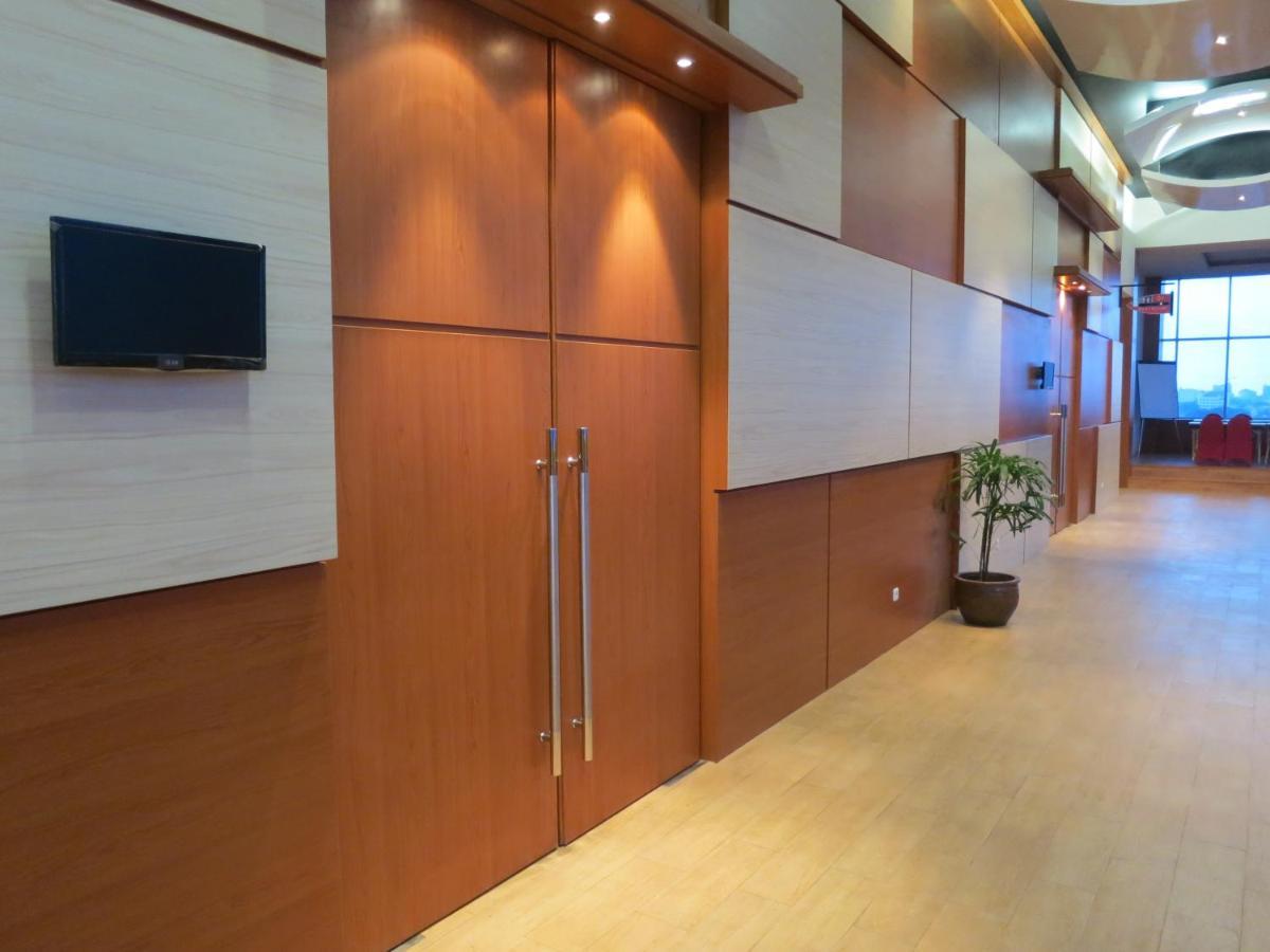 Favehotel Mex Tunjungan Surabaya Exteriör bild