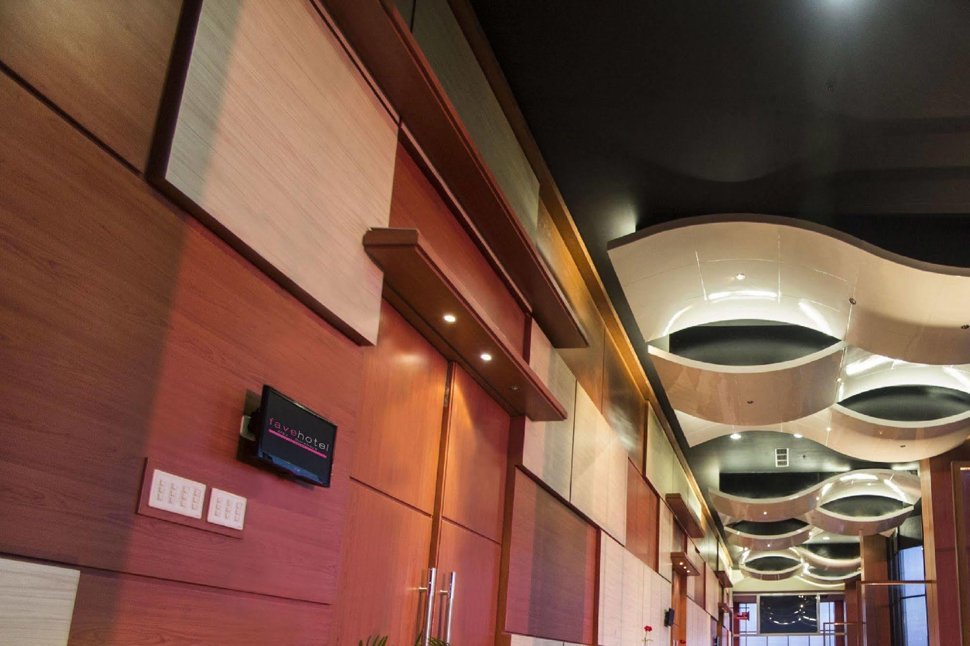 Favehotel Mex Tunjungan Surabaya Exteriör bild